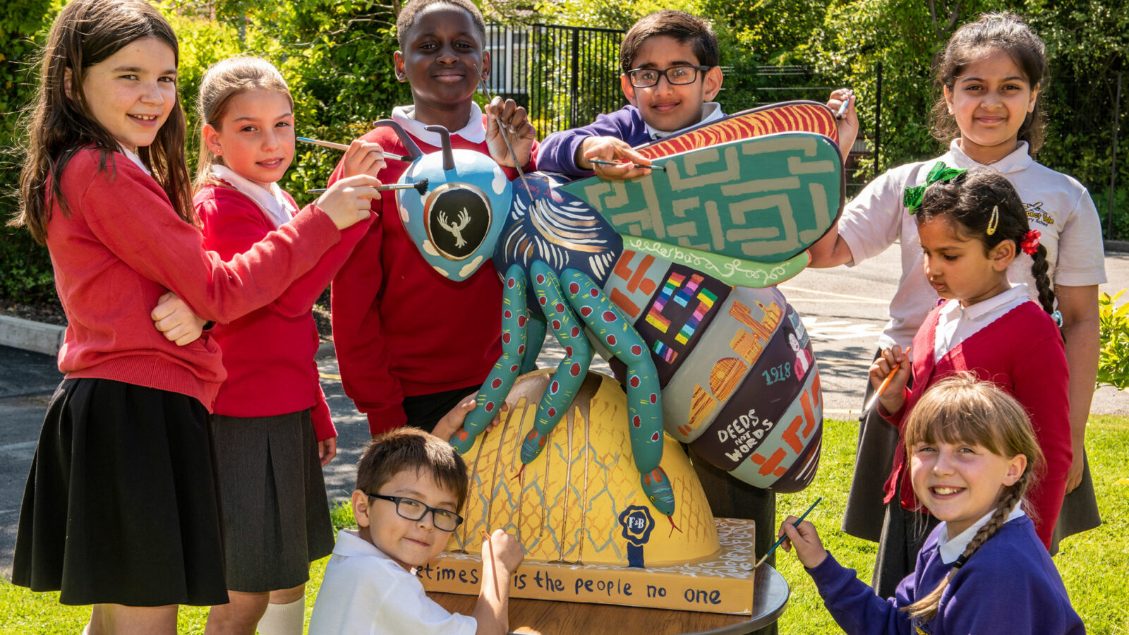 Children painting a Bee in the City Prospect Vale